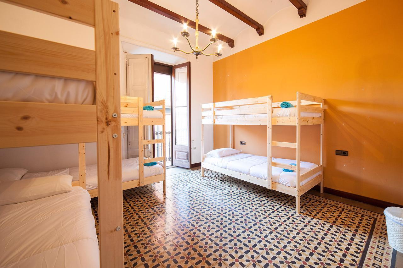 Bed In Girona Bed and Breakfast Εξωτερικό φωτογραφία