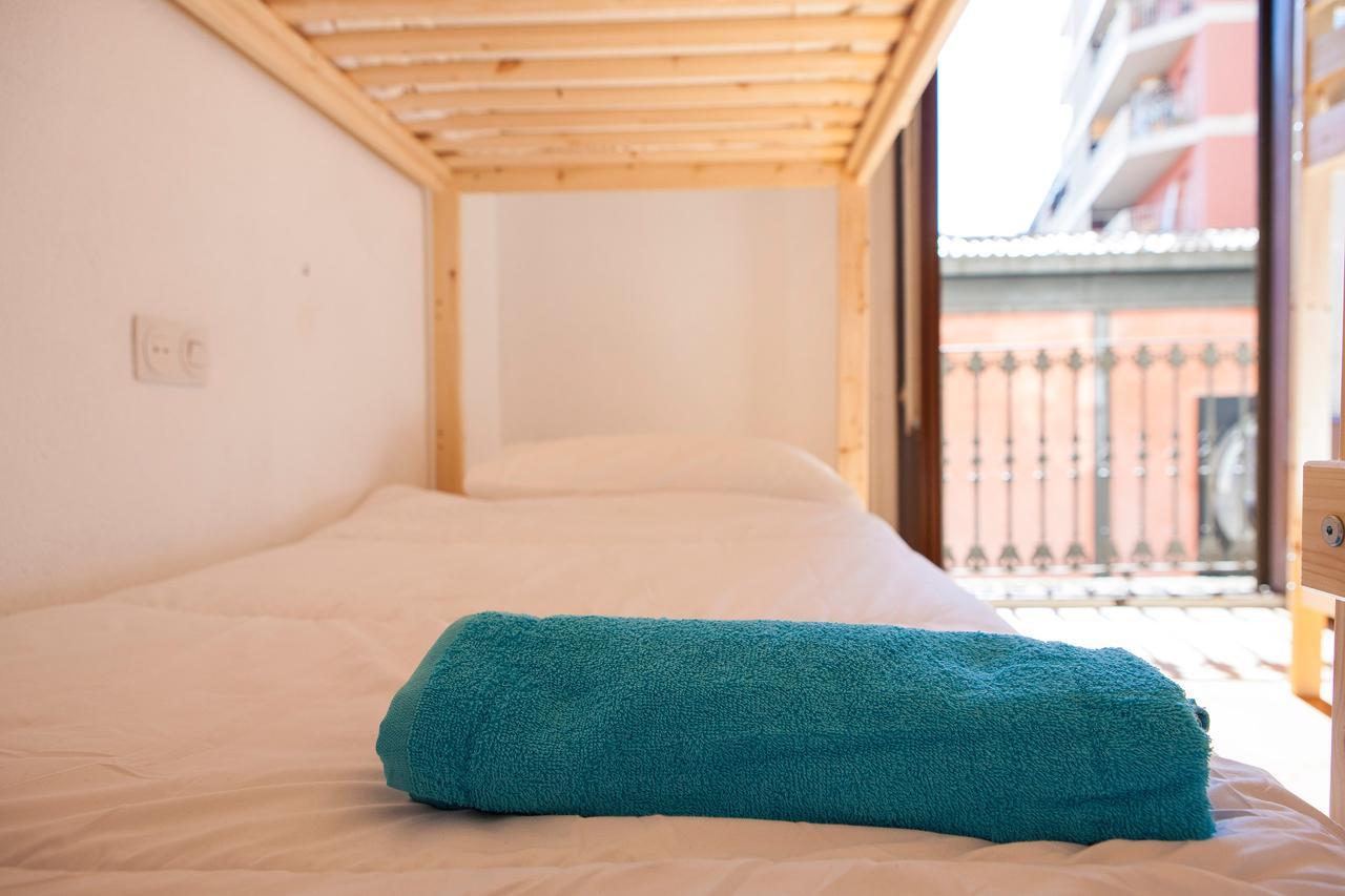 Bed In Girona Bed and Breakfast Εξωτερικό φωτογραφία