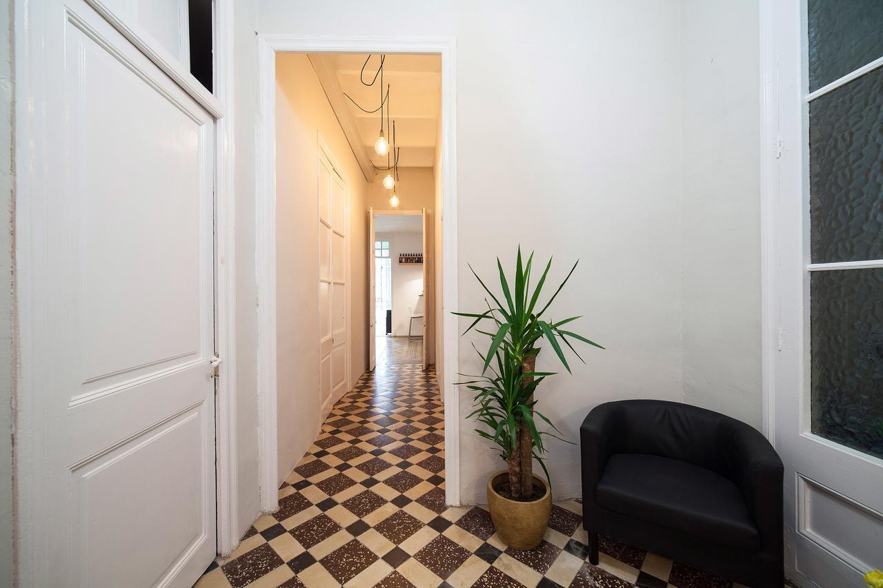 Bed In Girona Bed and Breakfast Εξωτερικό φωτογραφία