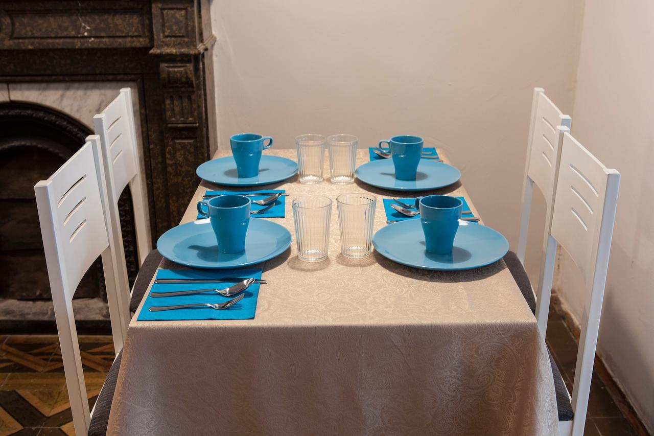 Bed In Girona Bed and Breakfast Εξωτερικό φωτογραφία