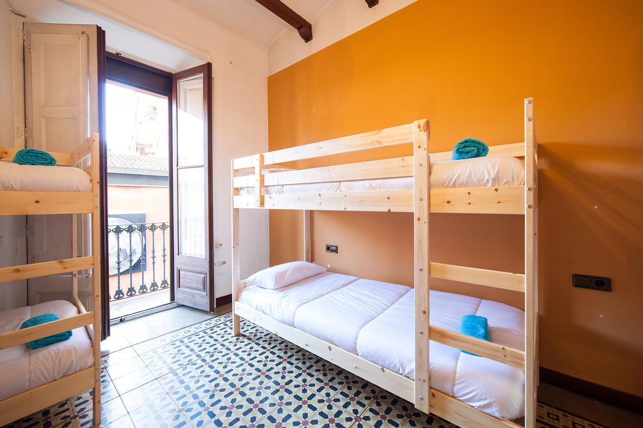 Bed In Girona Bed and Breakfast Εξωτερικό φωτογραφία