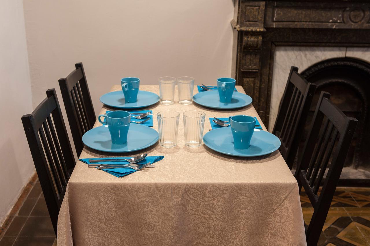 Bed In Girona Bed and Breakfast Εξωτερικό φωτογραφία