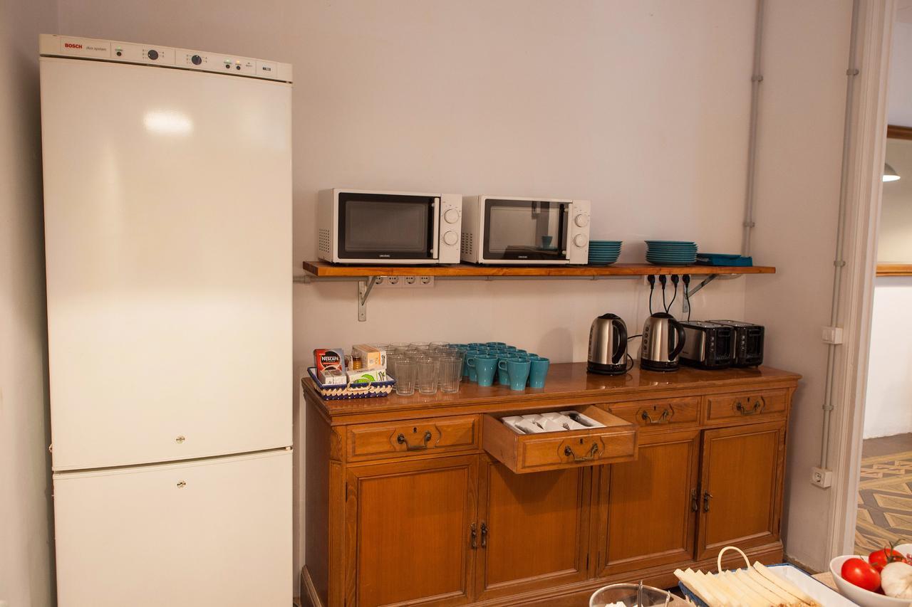 Bed In Girona Bed and Breakfast Εξωτερικό φωτογραφία