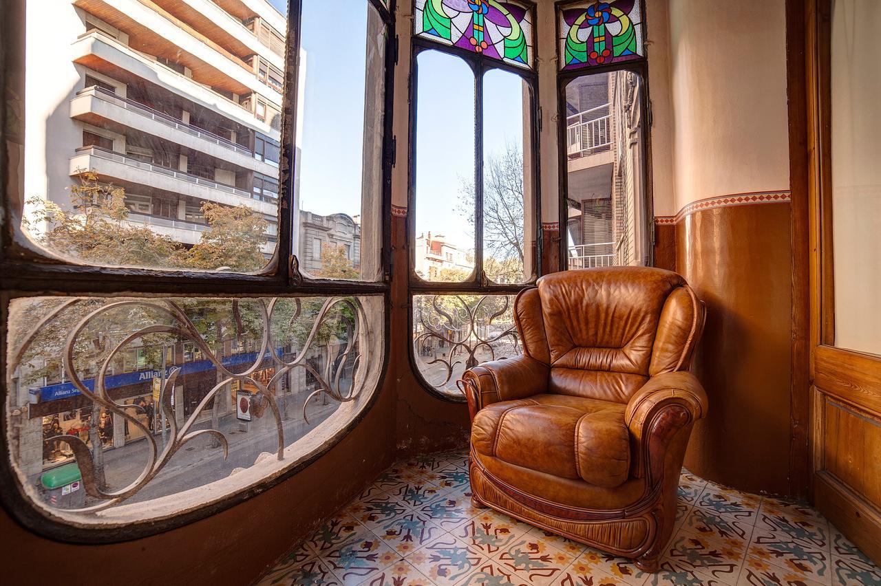 Bed In Girona Bed and Breakfast Εξωτερικό φωτογραφία