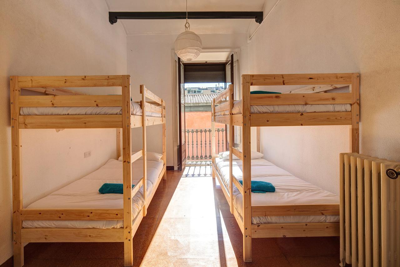 Bed In Girona Bed and Breakfast Εξωτερικό φωτογραφία