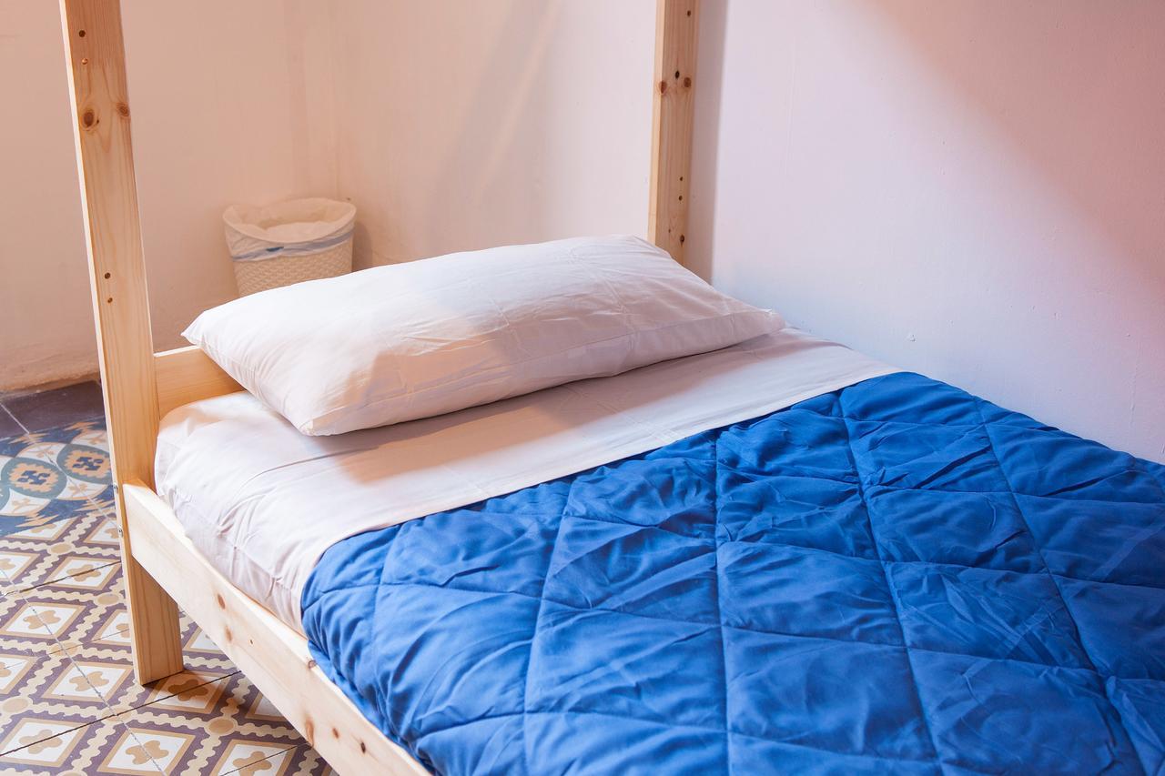 Bed In Girona Bed and Breakfast Εξωτερικό φωτογραφία