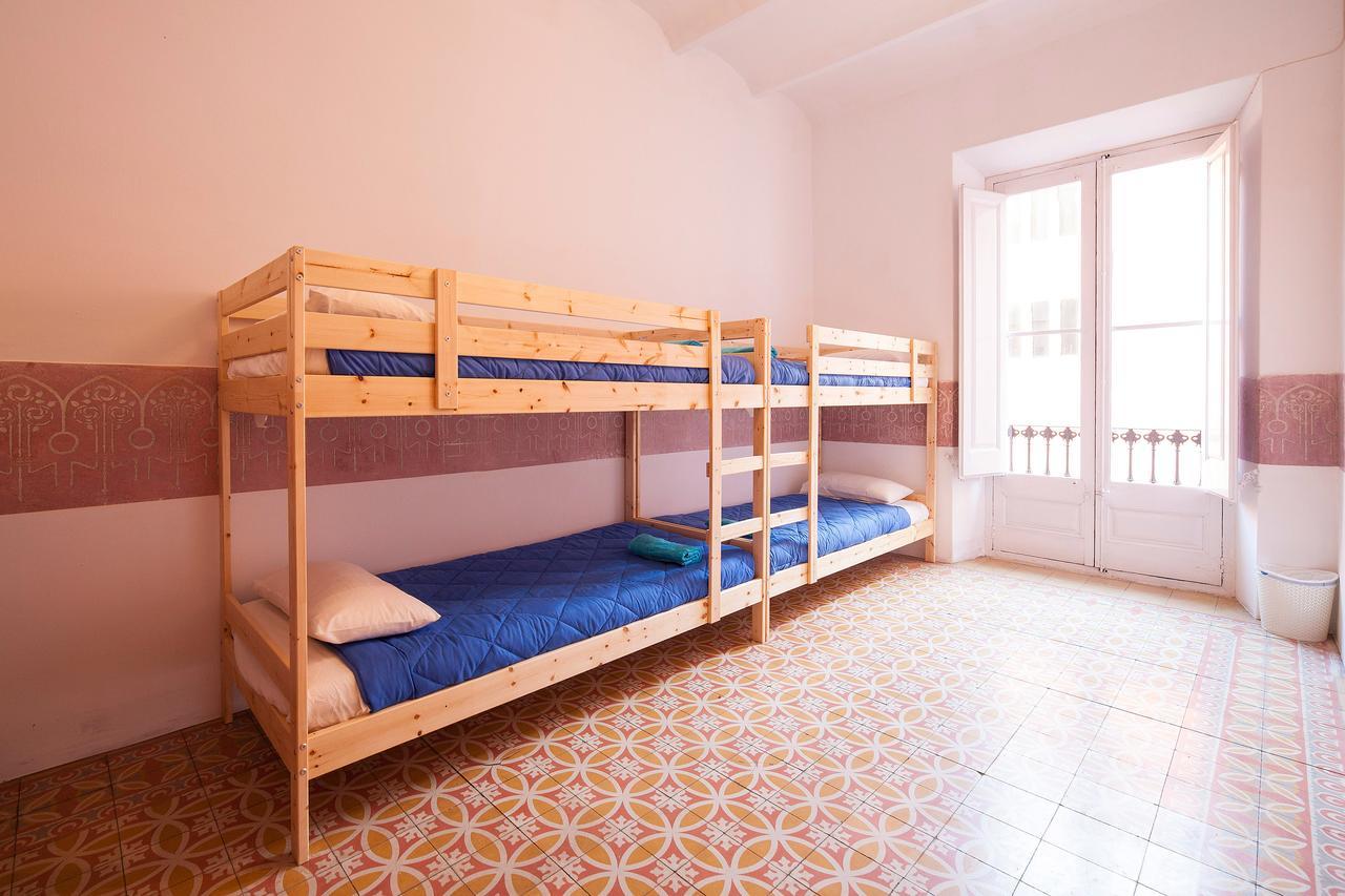 Bed In Girona Bed and Breakfast Εξωτερικό φωτογραφία