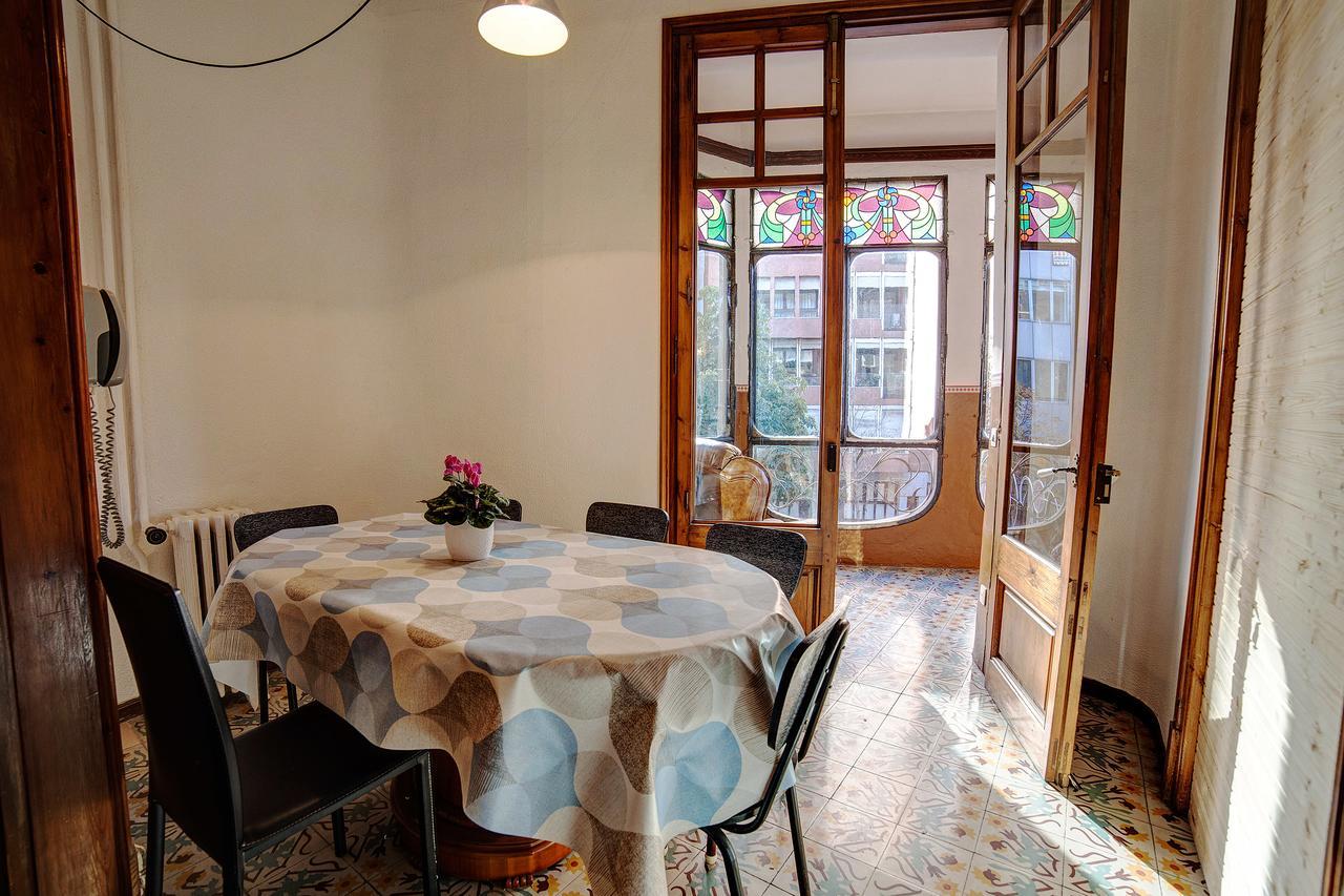 Bed In Girona Bed and Breakfast Εξωτερικό φωτογραφία