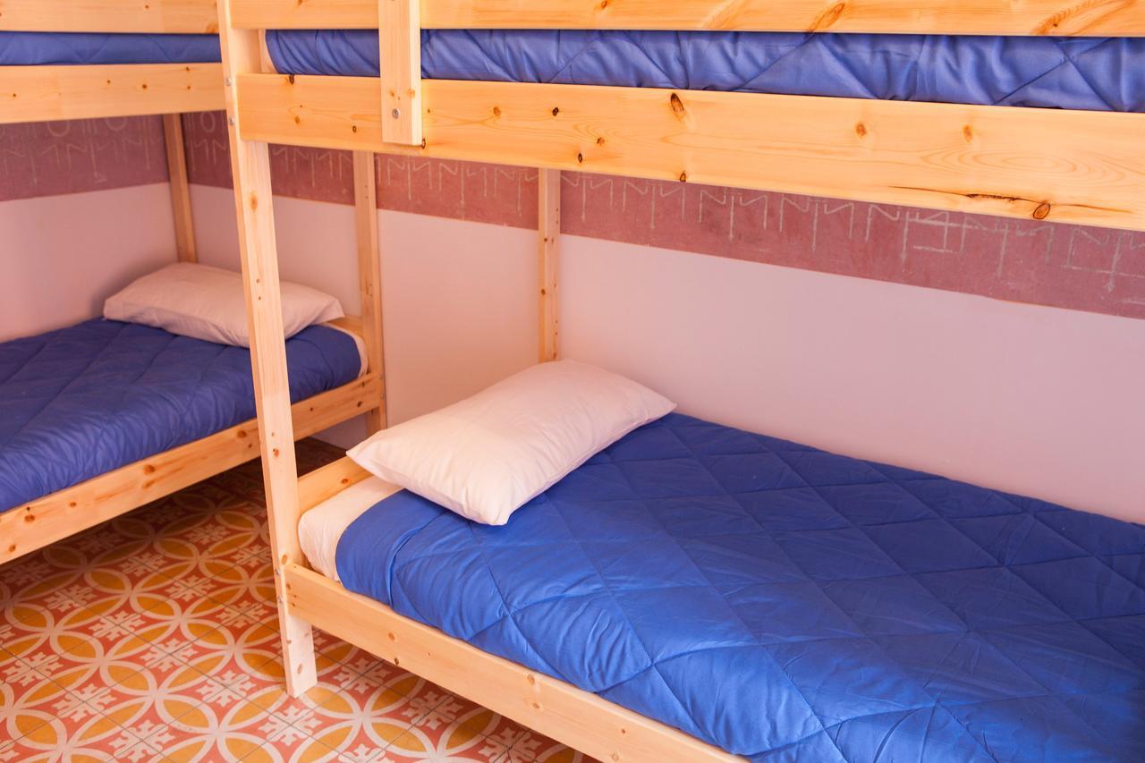 Bed In Girona Bed and Breakfast Εξωτερικό φωτογραφία